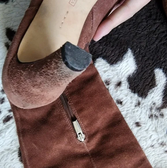 "VINCE CAMUTO" WOMEN'S GENUINE SUEDE HEELED BOOTS - BROWN - Picture 6 of 8